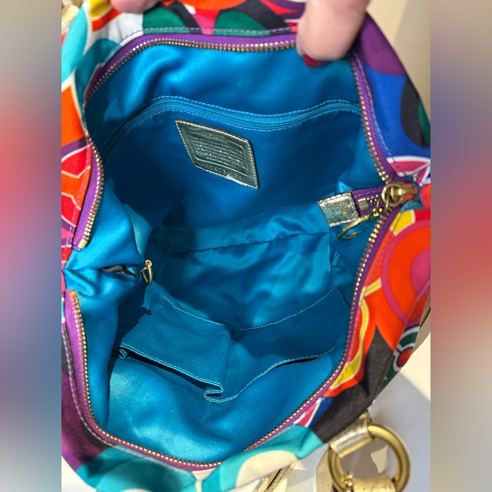 Coach Poppy C Spotlight 2 Way Tote with Gold MetalicTrim 2009 13830 - Picture 5 of 7